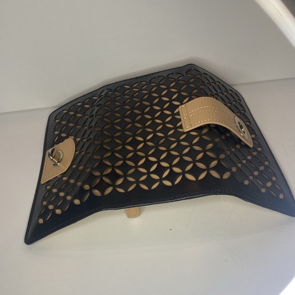 WOLF Chloé Jewelry Roll Black & Tan
Diamond Jewelry Wallet with Lusterloc NWT - Picture 11 of 13